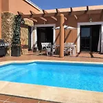 Golf Course With Private Heated Pool 科斯塔德安提瓜