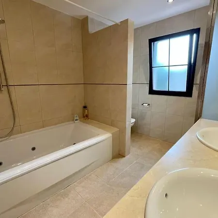 Vila Golf Course With Private Heated Pool *