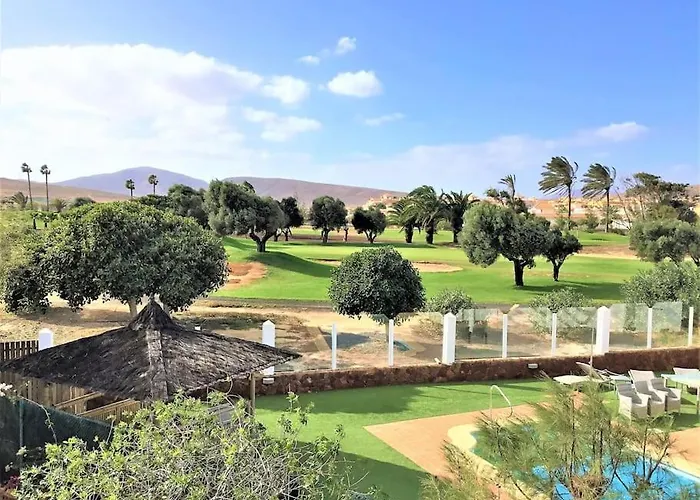 וילה Golf Course With Private Heated Pool